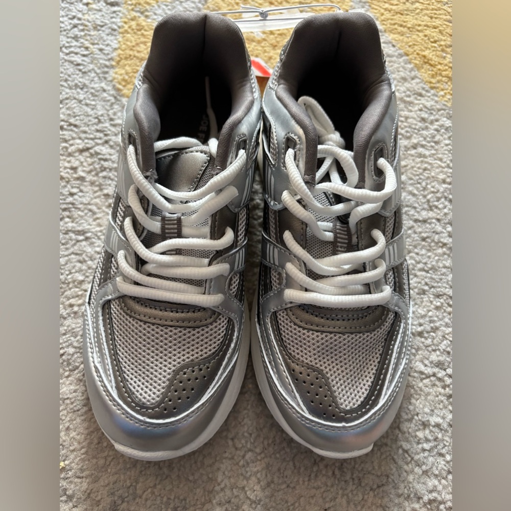 Joe Fresh Kids Shoes in Silver and White